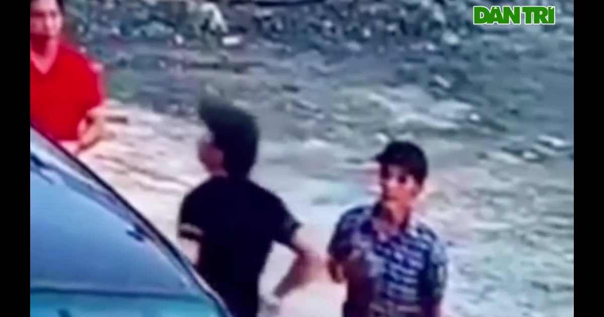 Video: Nữ nhân viên karaoke 16 tuổi bị ép vào khách sạn, hiếp dâm | Báo Dân trí