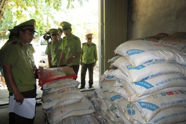 Bắt giữ 7 tấn phân bón giả, kém chất lượng