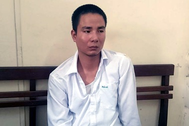 Hà Nội: Taxi “điên cuồng” bỏ chạy, hất CSGT, tông nhiều xe máy