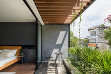 Ngắm mãi không chán, ngôi nhà Vũng Tàu "xanh" từ mặt tiền lên sân thượng