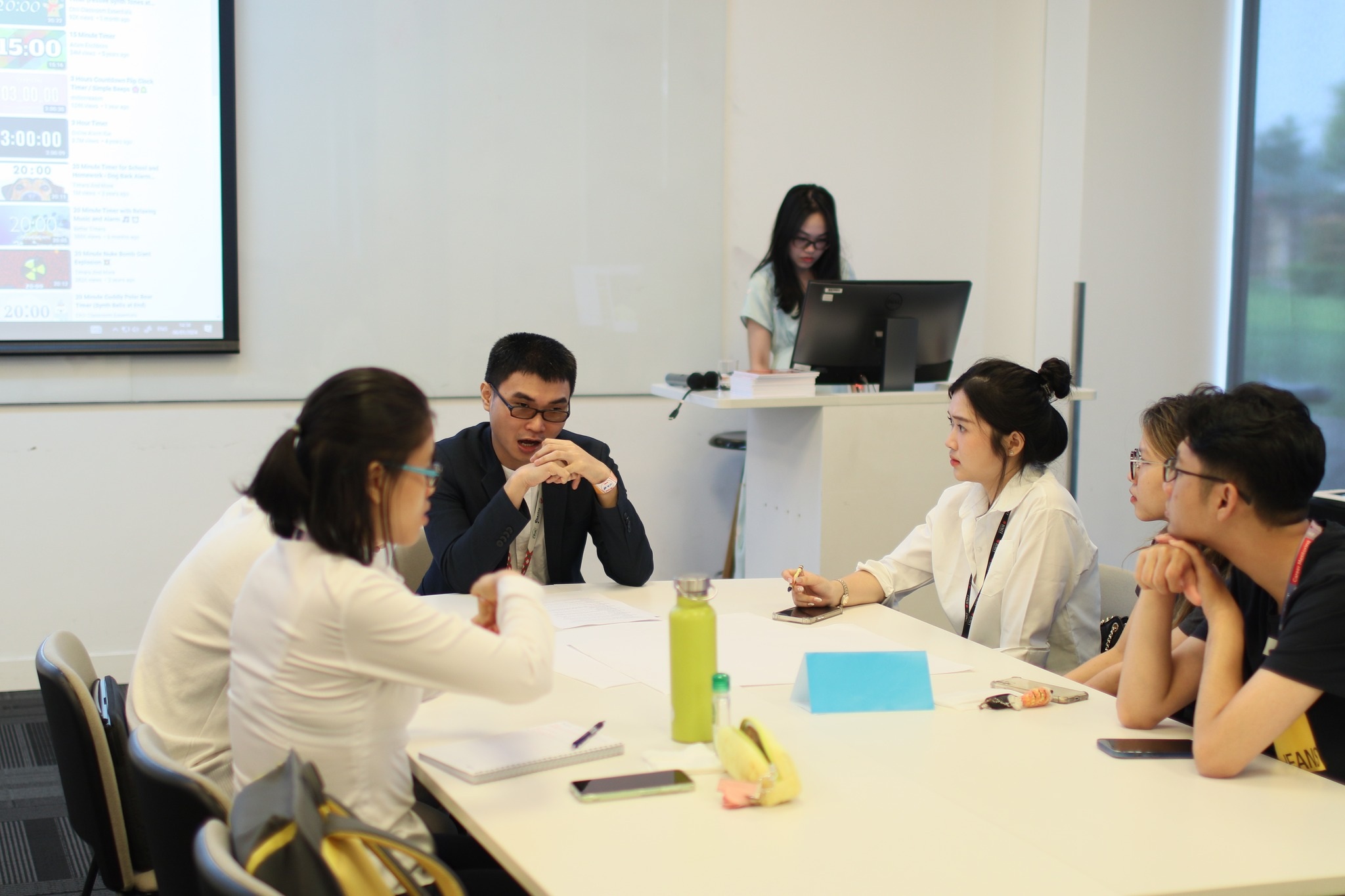 Nevidomý chlapec získal australské stipendium: Kromě mé matky nikdo nevěřil, že to dokážu - 3 Chàng trai khiếm thị giành học bổng Úc: Ngoài mẹ, không ai tin tôi có thể - 3