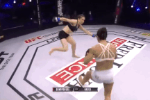 Hot girl hạ gục đối thủ chỉ sau 37 giây bằng đòn lên gối tuyệt đẹp