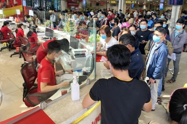 Sân bay Tân Sơn Nhất thoát cảnh ùn ứ nhờ cải tiến quy trình kiểm dịch y tế