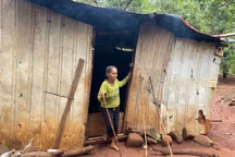 Lo nhà sập, cụ bà 97 tuổi sống cô đơn trong căn bếp rách nát