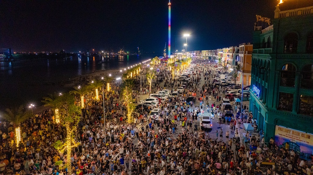 Sống cùng Euro 2024 theo phong cách mới tại phố đi bộ Công viên Vũ Yên - 7 Sống cùng Euro 2024 theo phong cách mới tại phố đi bộ Công viên Vũ Yên - 7