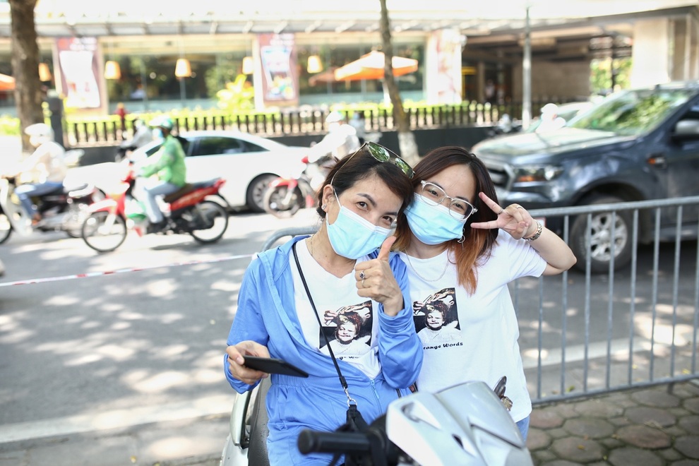 Nhìn lại loạt trang phục ngộ nghĩnh của sĩ tử mùa thi tốt nghiệp THPT 2021 - 4 Nhìn lại loạt trang phục ngộ nghĩnh của sĩ tử mùa thi tốt nghiệp THPT 2021 - 4