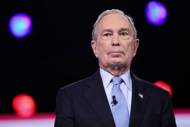 Tỷ phủ Mỹ gây quỹ trả tiền phạt cho phạm nhân để tăng phiếu cho Biden