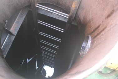 Phát hiện tàu chở gần 40 nghìn lít dầu không rõ nguồn gốc