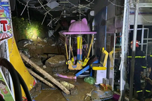 Hà Nội: Sạt lở đất ở Ba Vì làm sập tường nhà bóng, 3 cháu bé tử vong