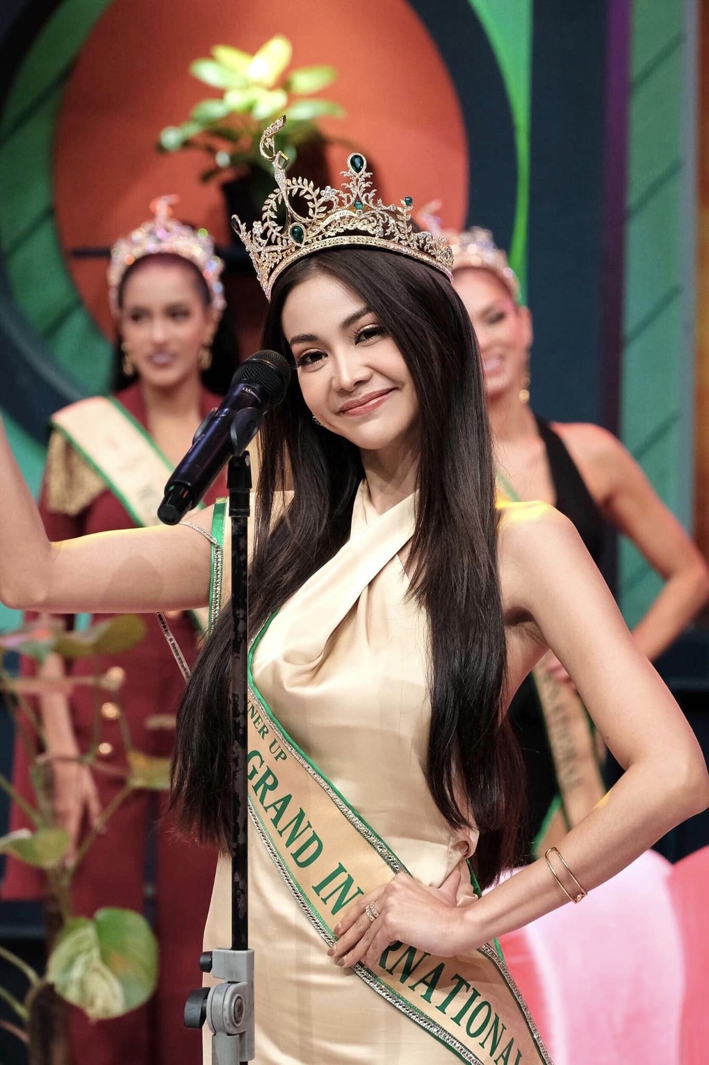 Tiêu chí lựa chọn Hoa hậu của Chủ tịch Hoa hậu Hòa bình Thế giới - 7 Tiêu chí lựa chọn Hoa hậu của Chủ tịch Hoa hậu Hòa bình Thế giới - 7