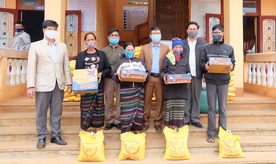 Hỗ trợ gạo cho người dân Vân Kiều, Pa Kô gặp khó khăn do dịch Covid-19 - 4