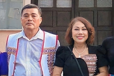 Siu Black và cựu cầu thủ bóng chuyền làm đám cưới