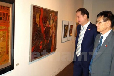 Hàng nghìn lượt khách chiêm ngưỡng tranh sơn mài Việt tại Seoul