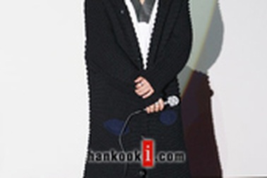 Gu thời trang khác lạ của “thái tử Shin” Joo Ji Hoon