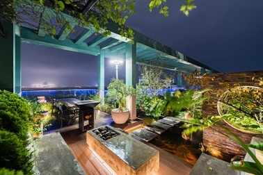 Loạt penthouse ở Việt Nam bao quanh bởi "vườn quê" đủ rau xanh, cây trái