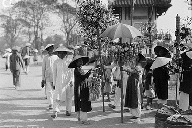 Thế giới lưu giữ ảnh “độc” về phụ nữ Việt với áo dài, nón lá