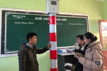 Thiết bị cảnh báo mực nước thông minh đầy sáng tạo của học sinh vùng lũ
