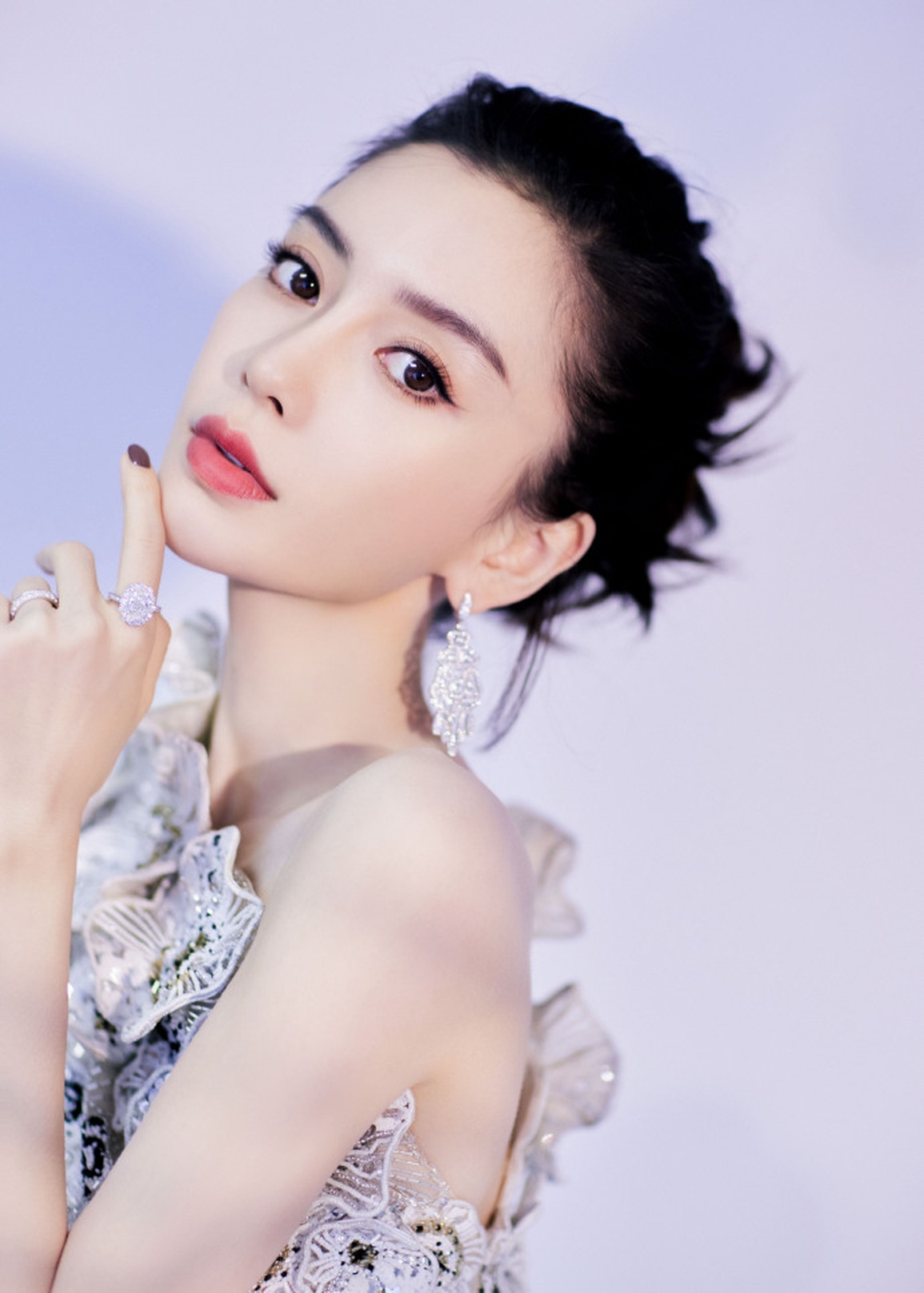 Sao livestream bán hàng: Người kiếm bộn tiền, người bị cười chê hết thời - 4 Sao livestream bán hàng: Người kiếm bộn tiền, người bị cười chê hết thời - 4