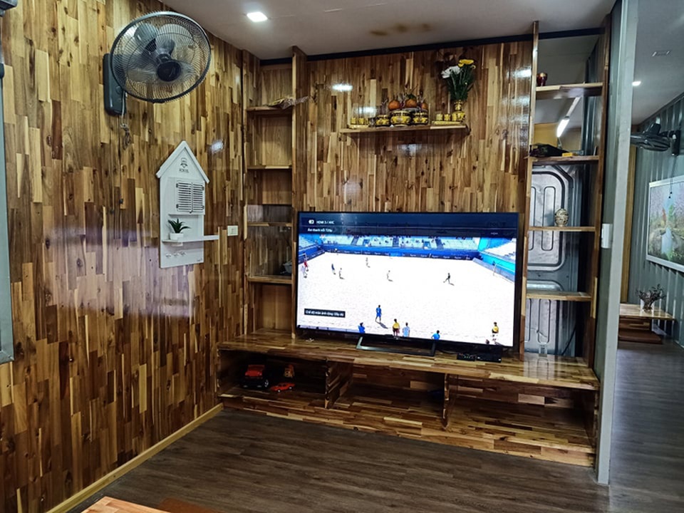 Độc đáo ngôi nhà làm bằng container giữa trung tâm phố thị  - 7