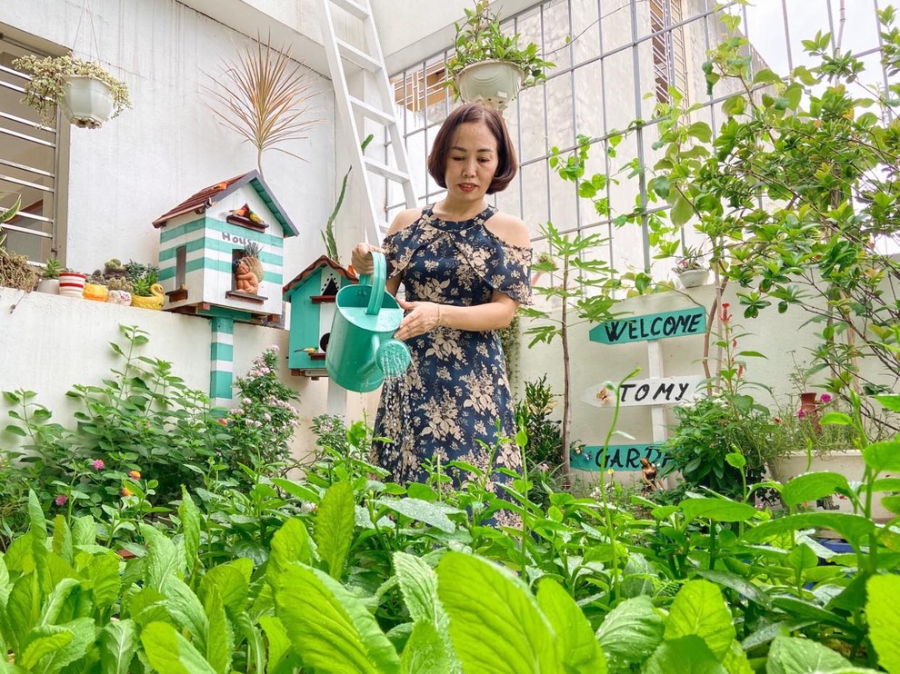 Tái chế đồ cũ, gia chủ Hải Phòng làm vườn sân thượng đẹp như công viên - 10 Tái chế đồ cũ, gia chủ Hải Phòng làm vườn sân thượng đẹp như công viên - 10