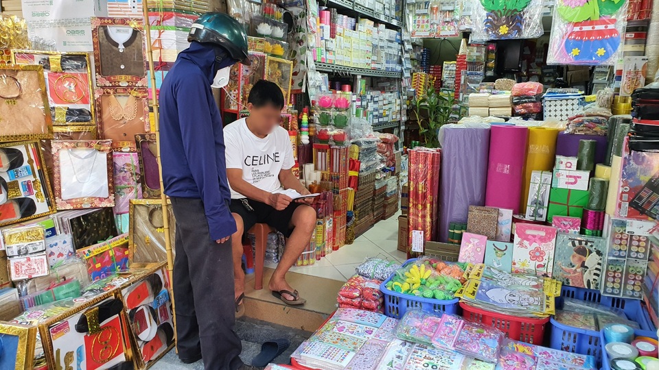 Điều chưa từng thấy: Nhà lầu, xe hơi ế chỏng ế chơ trên phố Hàng Mã - 7