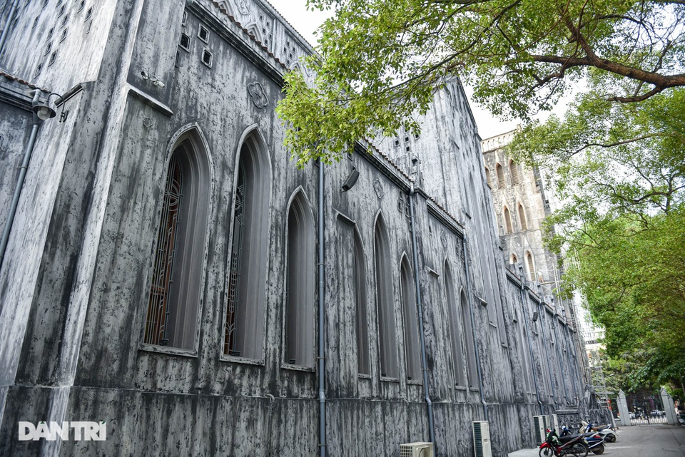 Những hình ảnh cuối cùng của Nhà thờ lớn Hà Nội trước ngày khoác áo mới - 11 Những hình ảnh cuối cùng của Nhà thờ lớn Hà Nội trước ngày khoác áo mới - 11