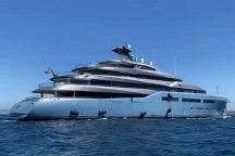 Du thuyền 3.200 tỷ đồng có cả sân tennis của tỷ phú Anh vừa tới Việt Nam