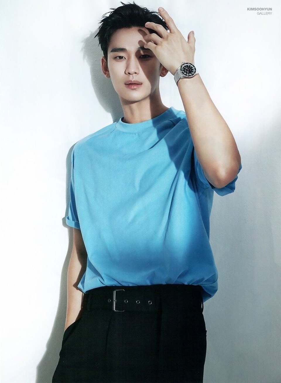 Mỹ nam Kim Soo Hyun nhận cát-sê khủng sau 2 năm “vắng bóng” - 5 Mỹ nam Kim Soo Hyun nhận cát-sê khủng sau 2 năm “vắng bóng” - 5