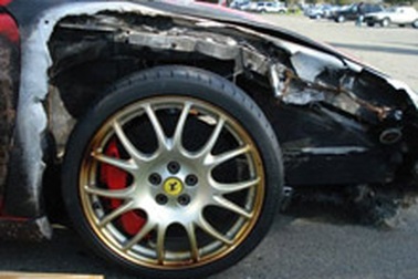 Xe Ferrari cháy một nửa vẫn có giá 110.000 USD!   