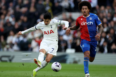Aston Villa, Tottenham gia tăng áp lực cho Man Utd