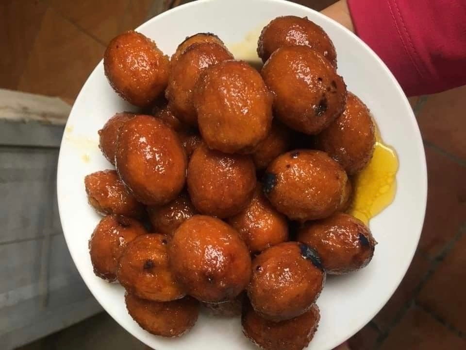 Bất ngờ với thứ quả quê đen sì, đắng chát khiến khách mê mẩn giành nhau mua - 3 Bất ngờ với thứ quả quê đen sì, đắng chát khiến khách mê mẩn giành nhau mua - 3