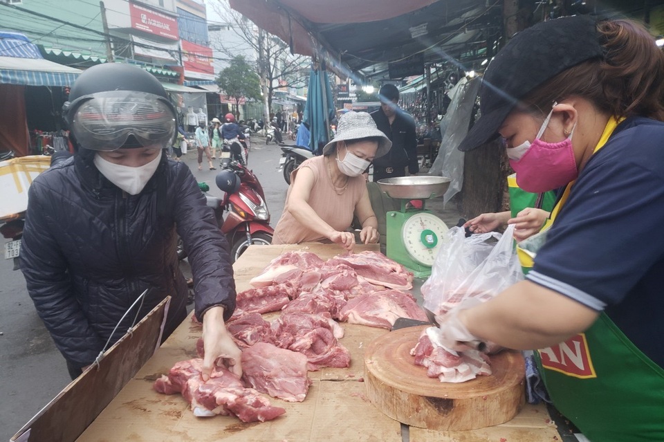 Đà Nẵng: Sức mua yếu, giá thực phẩm Tết chỉ tăng nhẹ - 5 Đà Nẵng: Sức mua yếu, giá thực phẩm Tết chỉ tăng nhẹ - 5