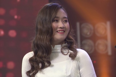 Thu Thảo hát "Mẹ tôi"