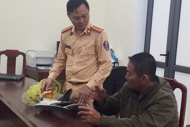 Hơn 4 giờ truy tìm xe ô tô gây tai nạn khiến 2 nữ sinh nguy kịch