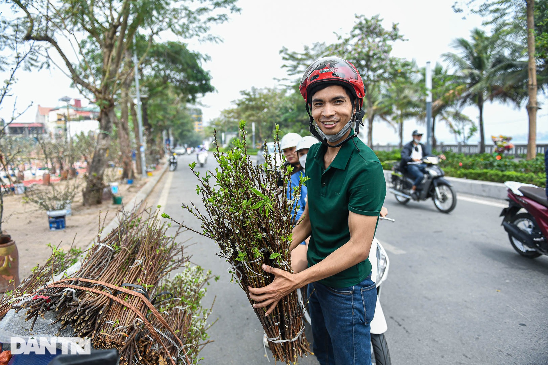 Đào phai, mai tàn, người Hà Nội chi tiền triệu mua lê rừng sau Tết - 14 Đào phai, mai tàn, người Hà Nội chi tiền triệu mua lê rừng sau Tết - 14