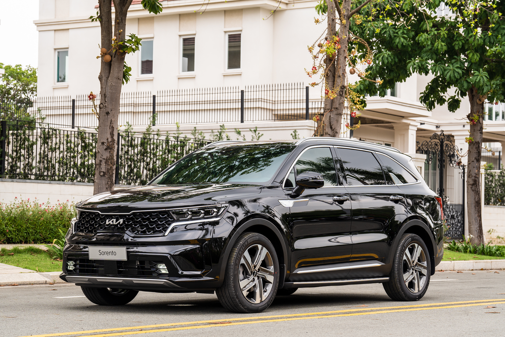 Kia Sorento có nâng cấp nhẹ, tham vọng thoát lép vế trước Santa Fe - 1 Kia Sorento có nâng cấp nhẹ, tham vọng thoát lép vế trước Santa Fe - 1
