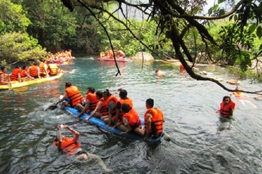 Khuyến cáo hạn chế dùng thiết bị ghi hình khi du lịch Phong Nha - Kẻ Bàng