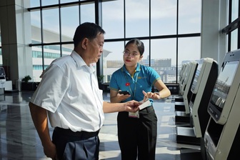 Khách bay không ký gửi hành lý làm thủ tục tại Tân Sơn Nhất ra sao?