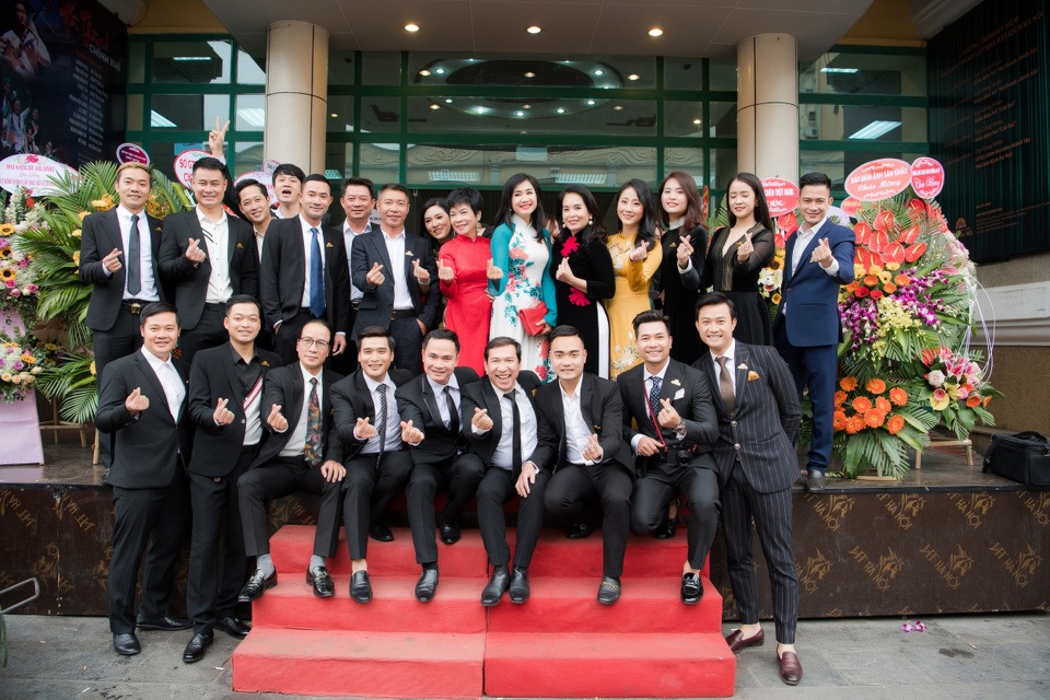 Công Lý - Quang Thắng gắn bó từ thuở ở nhà thuê, 20 năm đồng cam cộng khổ - 2 Công Lý - Quang Thắng gắn bó từ thuở ở nhà thuê, 20 năm đồng cam cộng khổ - 2
