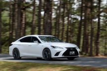 Trải nghiệm Lexus ES 250 F Sport: Lái hay hơn nhưng vẫn thiếu chút để "đã"