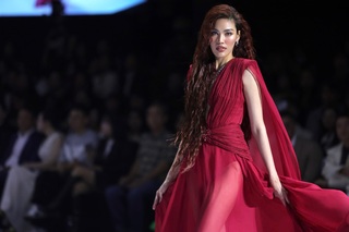 Lan Khuê nói về đam mê hàng hiệu và bí quyết tỏa sáng trên sàn diễn - 3