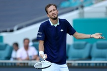 Wimbledon quyết định cấm tay vợt Nga và Belarus