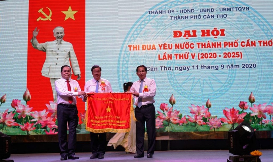 Cần xây dựng đội ngũ cán bộ có ý chí, khát vọng, nói đi đôi với làm - 2 Cần xây dựng đội ngũ cán bộ có ý chí, khát vọng, nói đi đôi với làm - 2