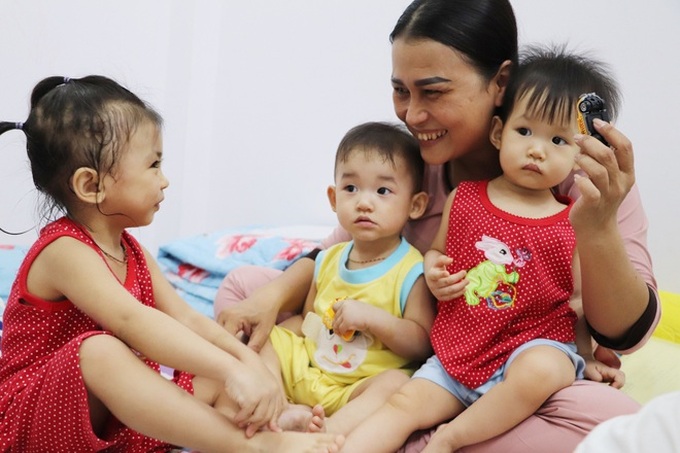Người mẹ đặc biệt của những đứa trẻ bị cha mẹ ruột chối bỏ: Lỡ nhận làm con rồi, mình đâu nỡ đưa lại vô viện mồ côi - Ảnh 8. Người mẹ đặc biệt của những đứa trẻ bị cha mẹ ruột chối bỏ: Lỡ nhận làm con rồi, mình đâu nỡ đưa lại vô viện mồ côi - Ảnh 8.