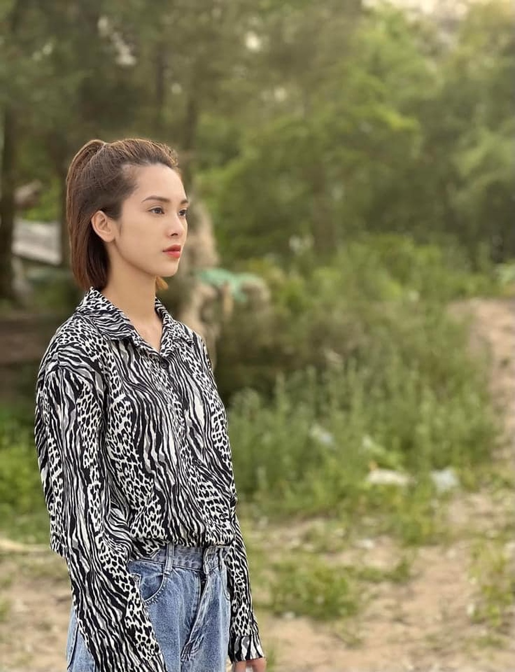 Quỳnh Lương Lối nhỏ vào đời nói gì trước tin đồn có đại gia chống lưng? - 1 Quỳnh Lương Lối nhỏ vào đời nói gì trước tin đồn có đại gia chống lưng? - 1