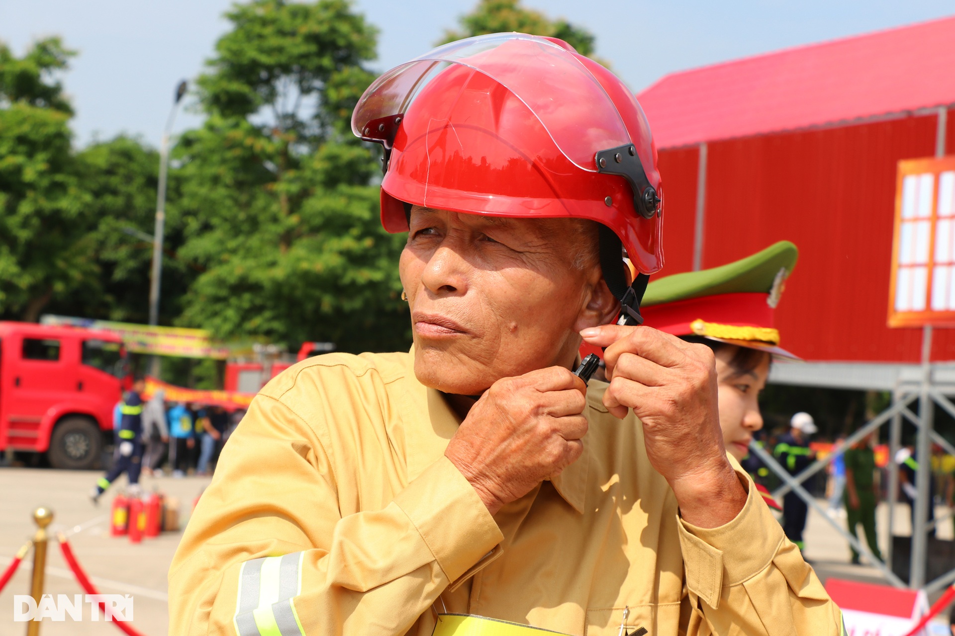 Gay cấn màn tranh tài hội thi Tổ liên gia an toàn phòng cháy chữa cháy - 4 Gay cấn màn tranh tài hội thi Tổ liên gia an toàn phòng cháy chữa cháy - 4