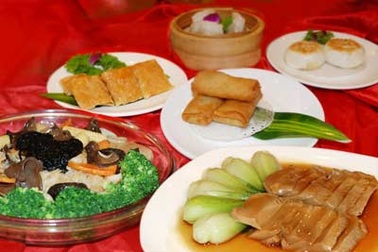 Nhà trường bắt học sinh ăn chay, phụ huynh phản ứng