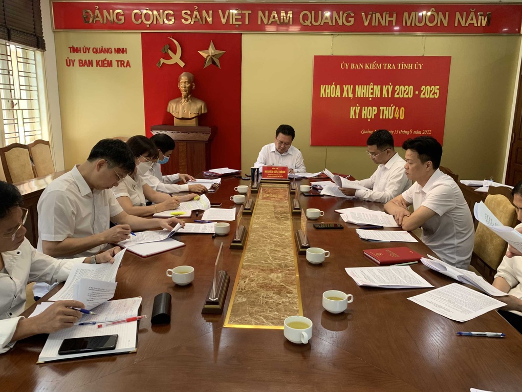 Vụ tiệc chia tay ồn ào: Xem xét kỷ luật nguyên Giám đốc CDC Quảng Ninh - 2 Vụ tiệc chia tay ồn ào: Xem xét kỷ luật nguyên Giám đốc CDC Quảng Ninh - 2