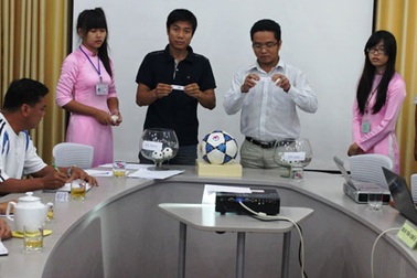 Sôi động giải bóng đá sinh viên toàn quốc 2013