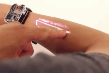Chiếc smartwatch biến tay người thành màn hình cảm ứng cực độc đáo